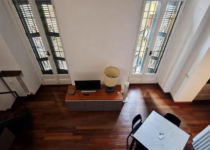 The Book Nook - Nei Pressi Della Stazione Di P.nuova アパート トリノ
